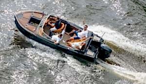 Покатушки на катере